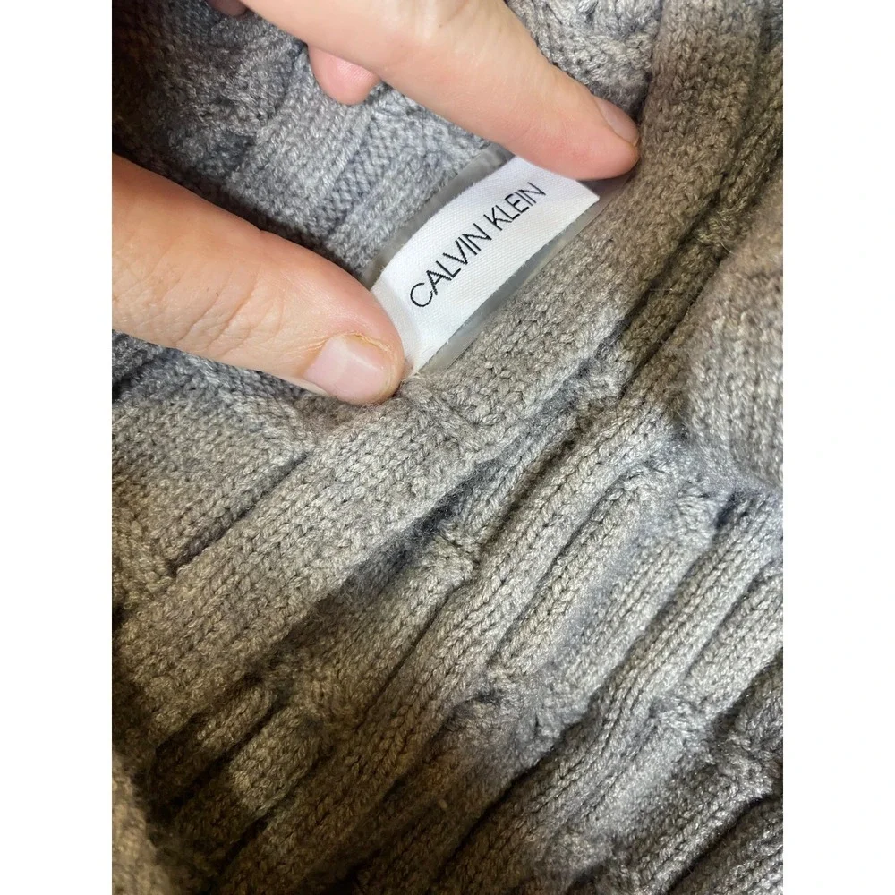 Calvin Klein Gray Cable Knit Infinity Scarf Logo Cozy Winter Soft Neutral‎